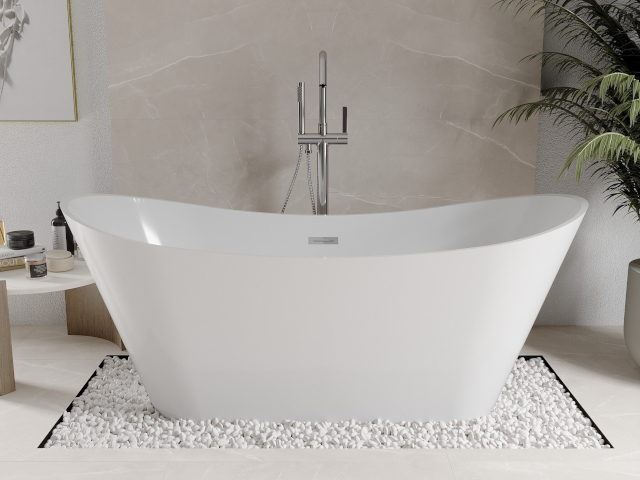 Rectangular tiles around the bathtub
