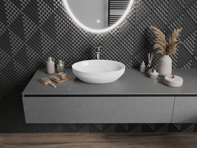 Cabinet to hang in the bathroom