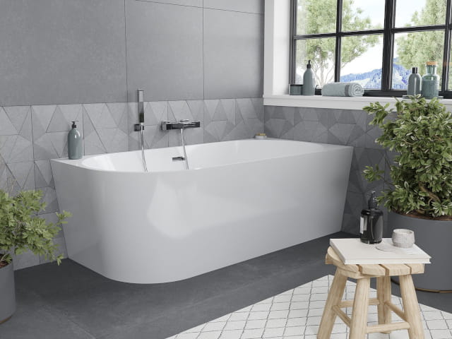 Freestanding corner bath