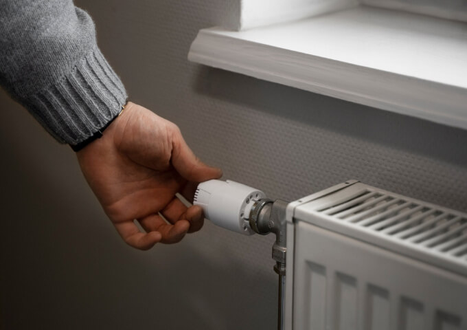 Man using a thermostatic head