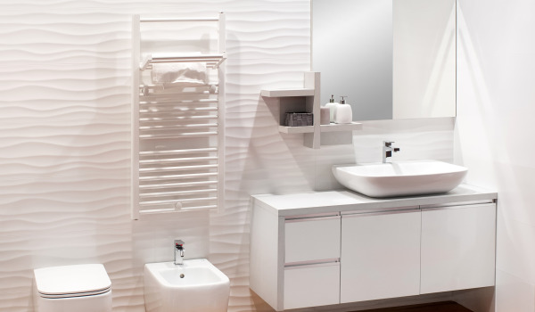 At what height should a bidet faucet be installed?