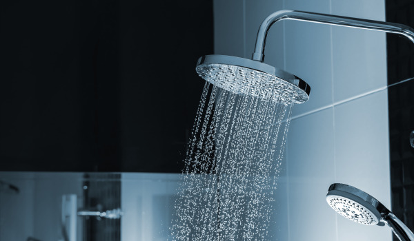 Shower Heads in Surface-Mounted Bathtub Systems - Is It Worth It?
