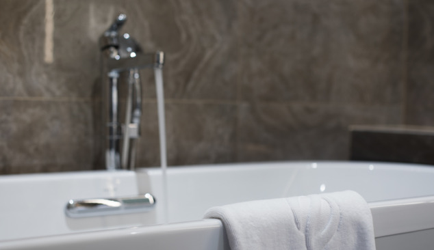 Minimalist bath-shower taps - hit or miss?