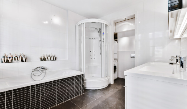 Bathtub or shower – which solution is suitable for your bathroom?