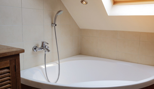 Corner baths solve the problem of lack of space