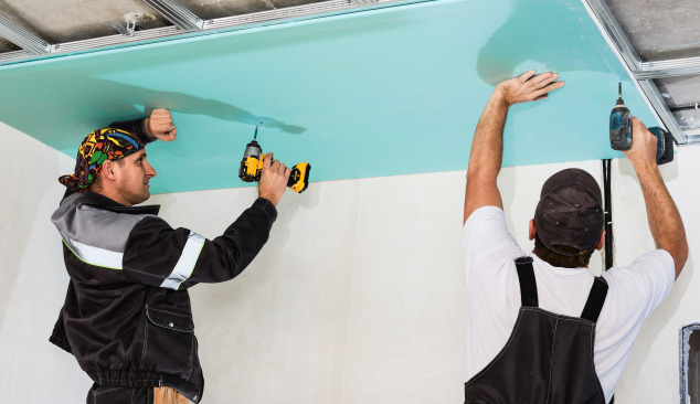 Pros and Cons of a Suspended Ceiling in the Bathroom