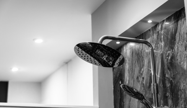 Black and White Design in Your Bathroom