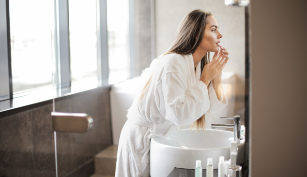 Glass blocks - ideas and arrangements for the bathroom
