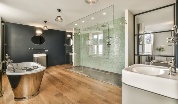 Connecting panels with tiles – common mistakes, good practices and ideas for stylish transitions