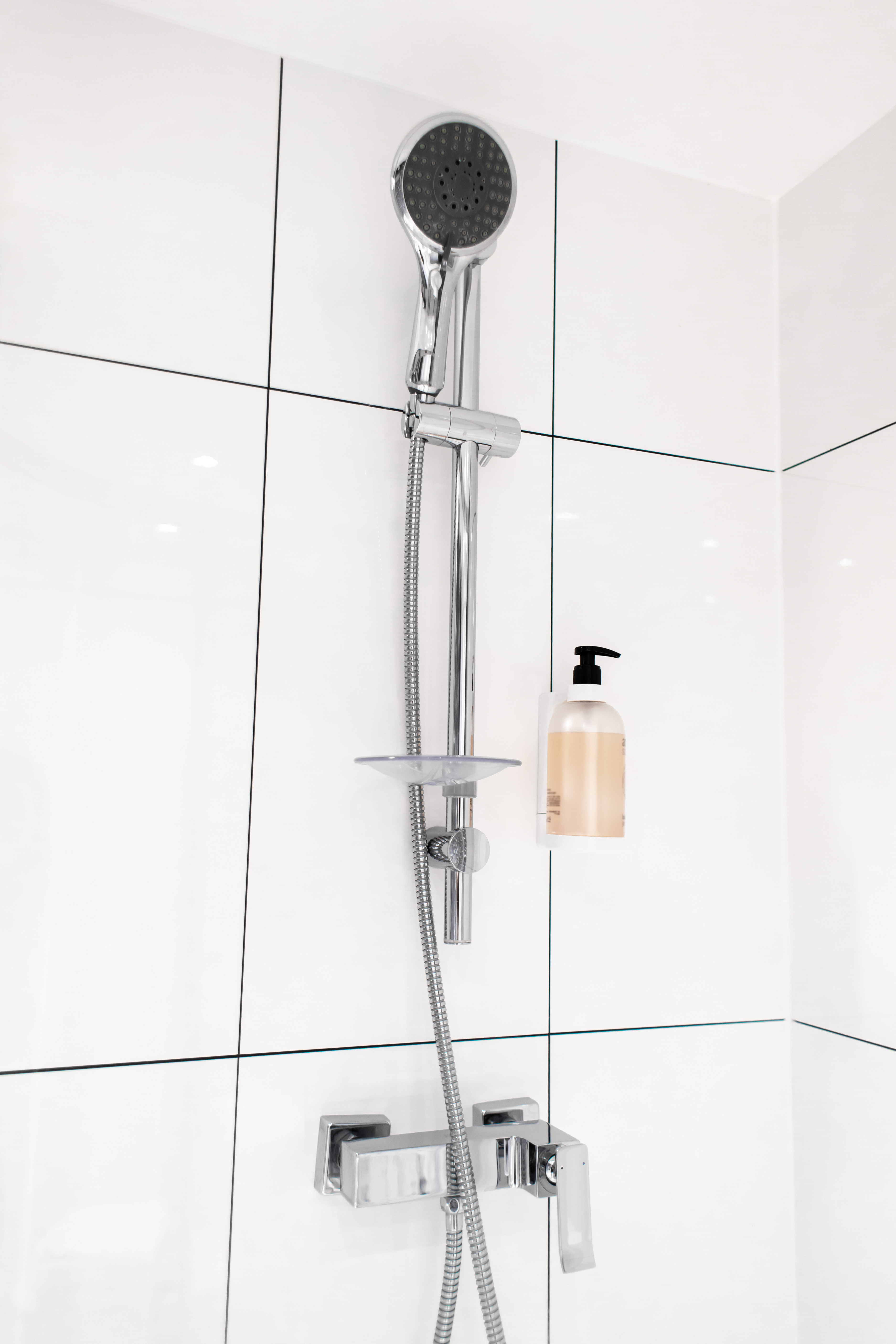 Stylish Shower Columns in the Bathroom