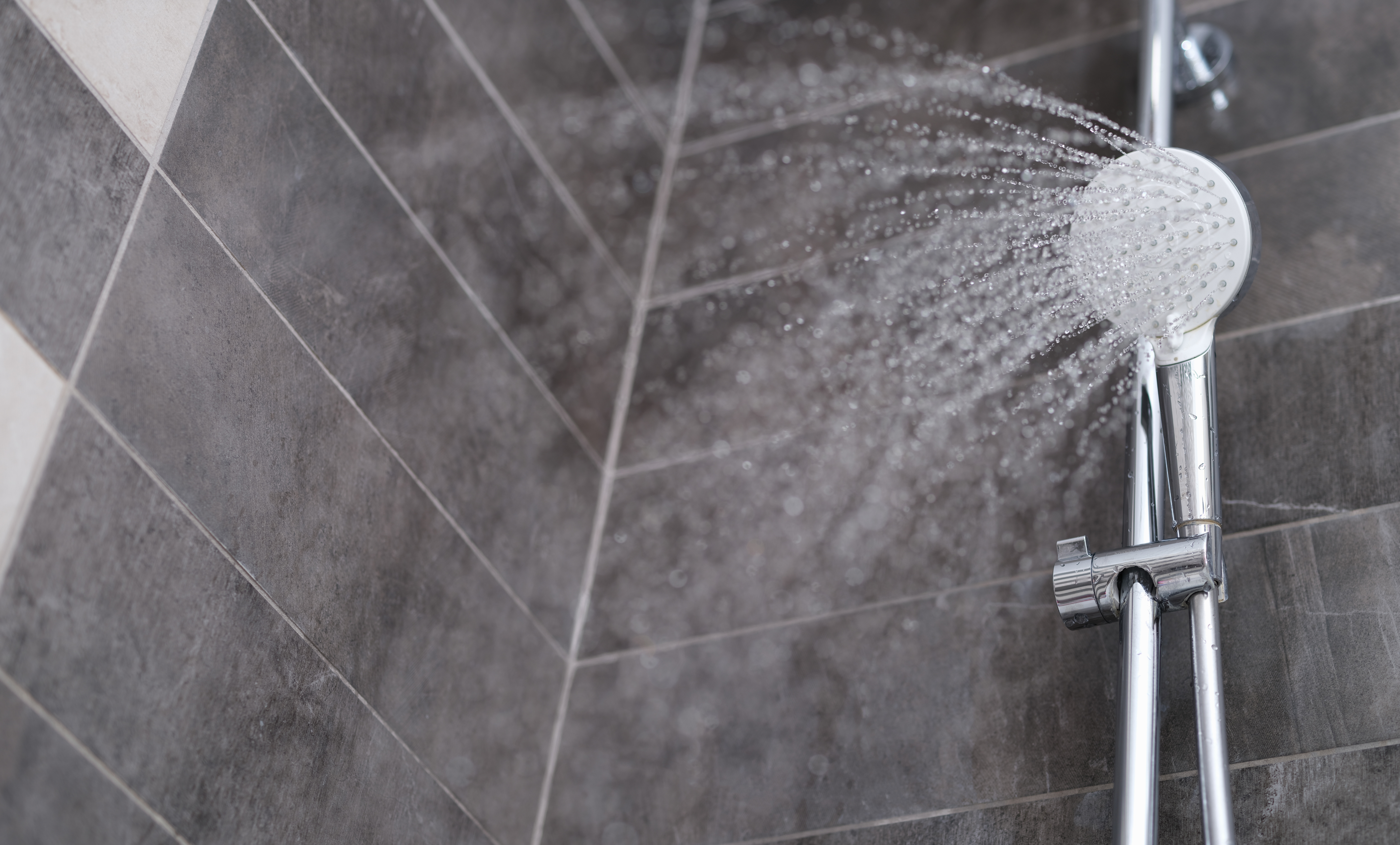 How to choose shower brackets?
