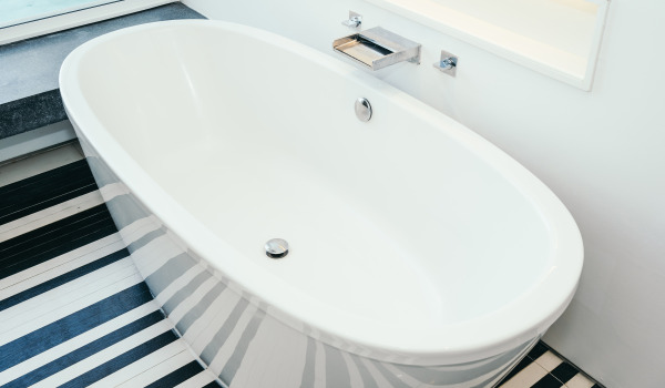 What is a bath screen used for?