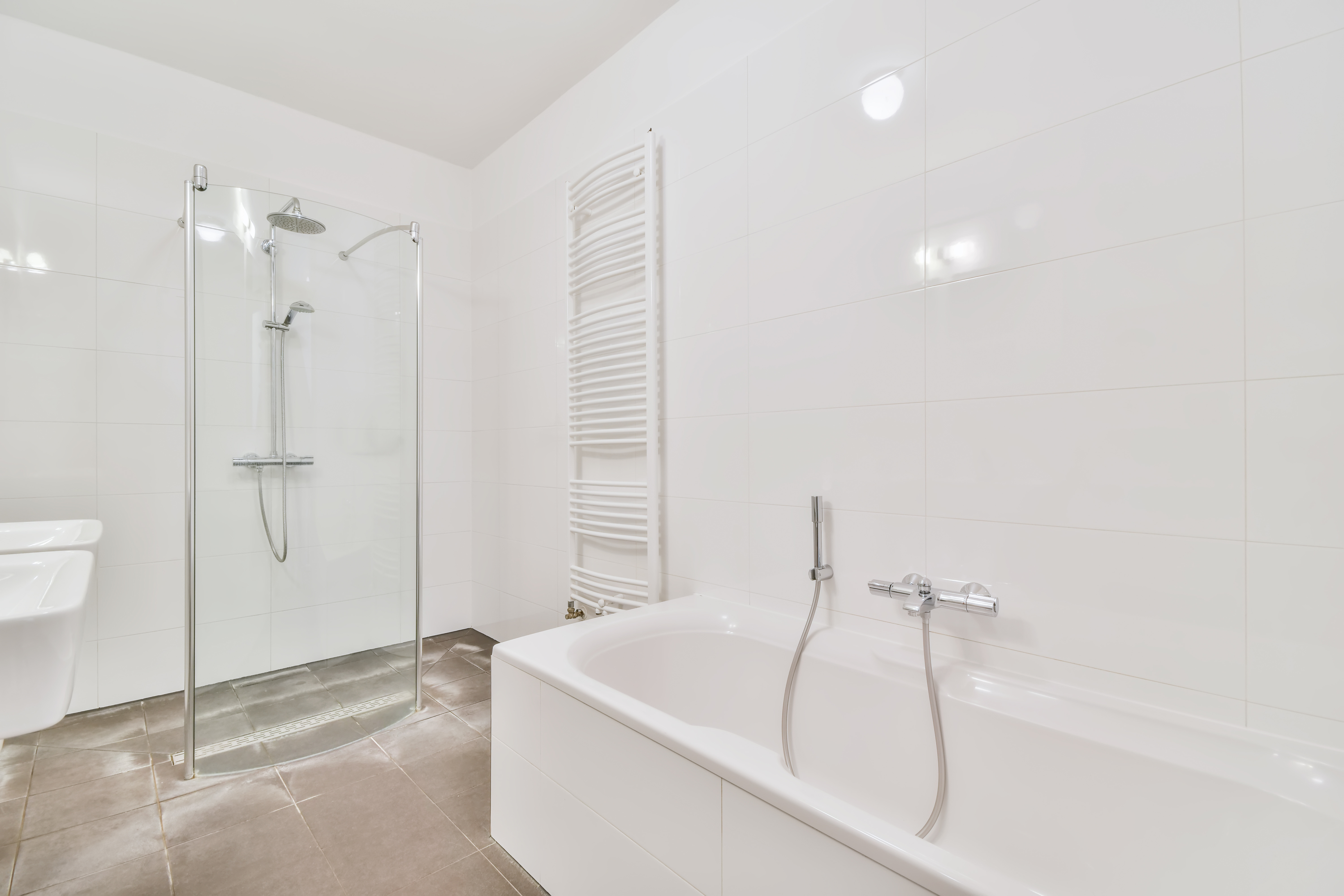 What is worth knowing about bathtub-shower faucets?