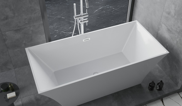 Freestanding bathtub with faucet