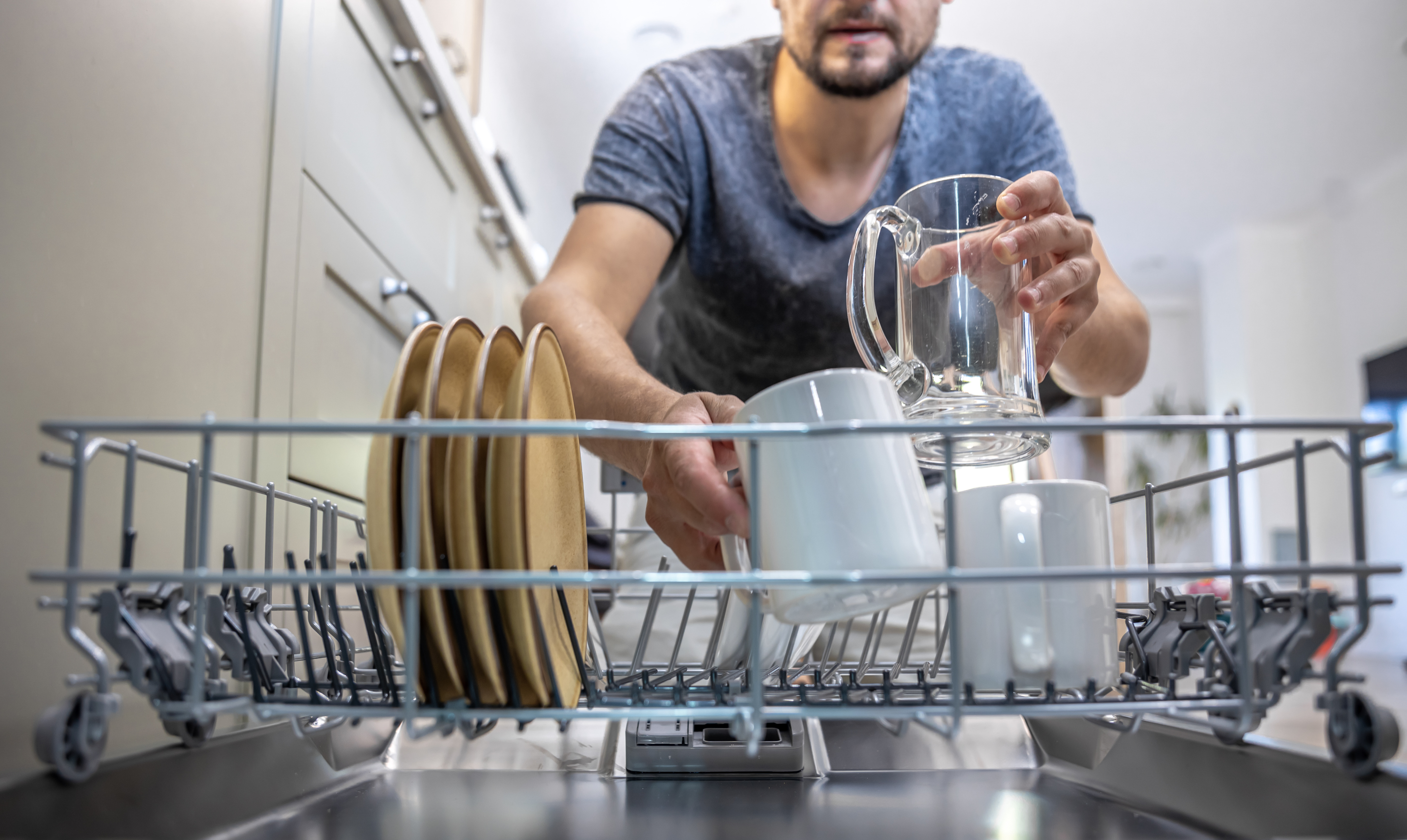 Dishwasher Under Sink - Is It Possible to Install a Small Dishwasher Under the Sink?