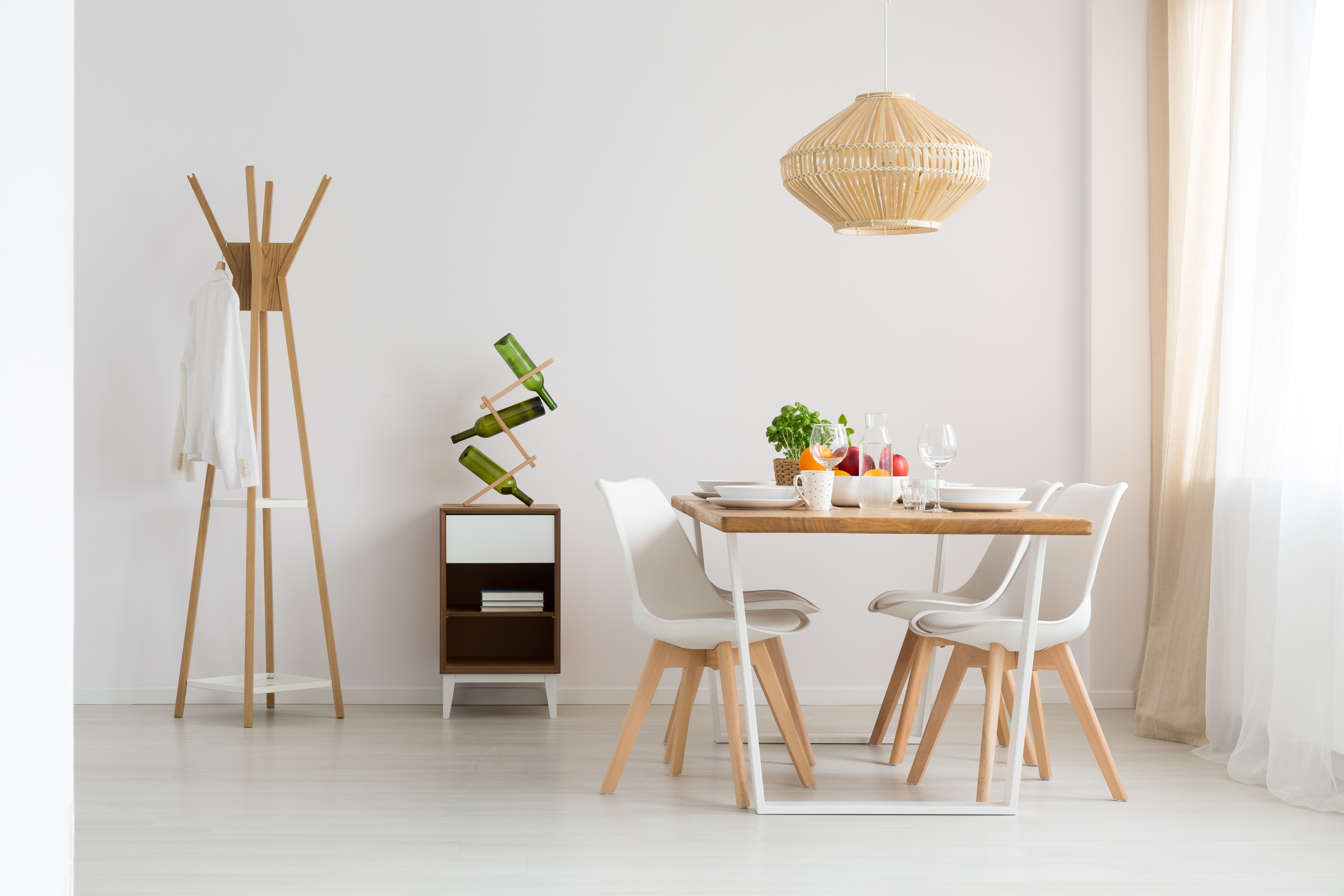 How to Protect the Walls in the Dining Room? Ideas for Wall Finishes Above the Table in the Kitchen