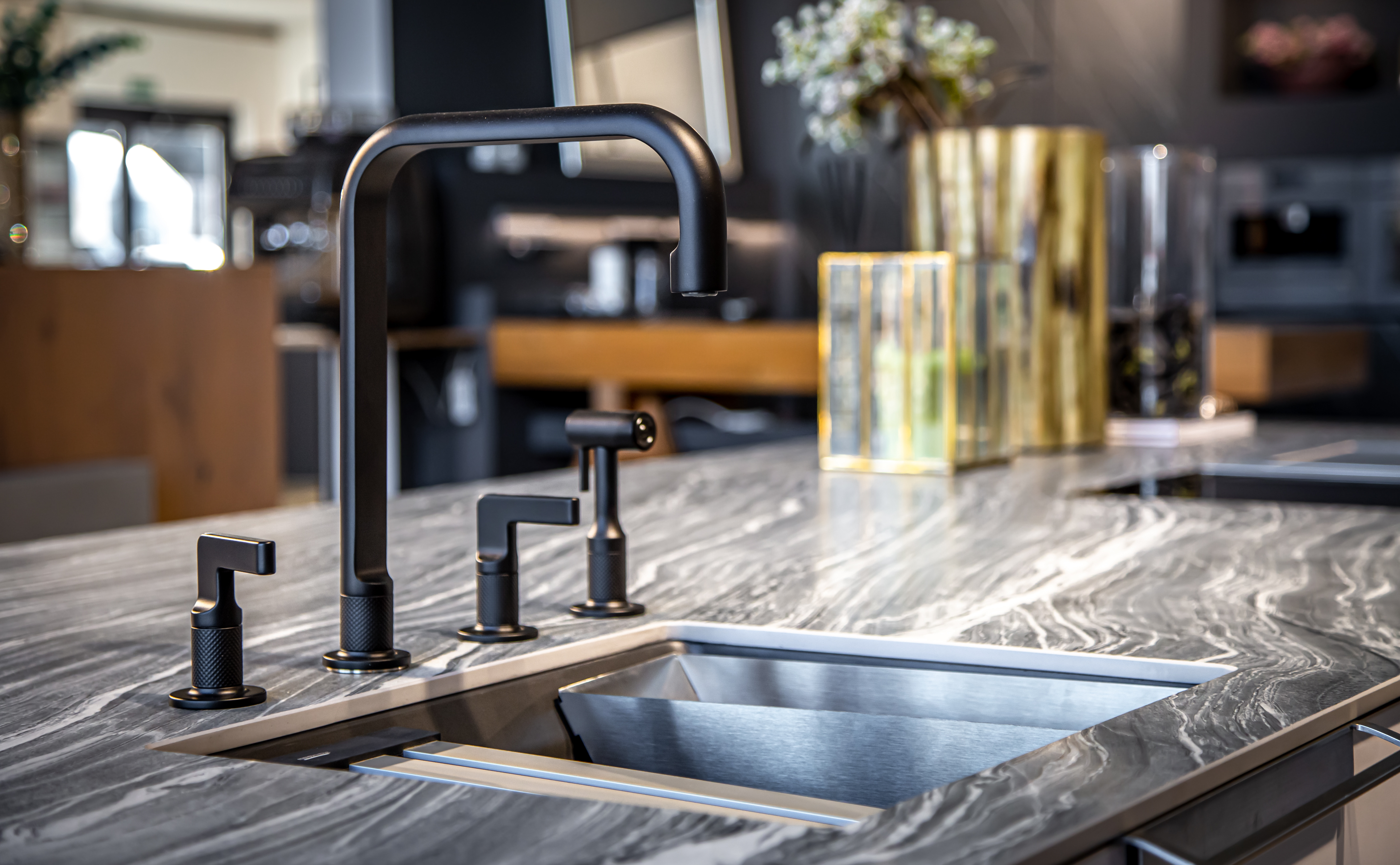 Black Faucet in the Kitchen. Is it a Good Idea?