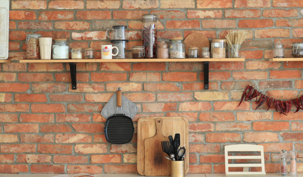 Kitchen Without Upper Cabinets: Interiors and Practicality of a Cabinet-Free Kitchen