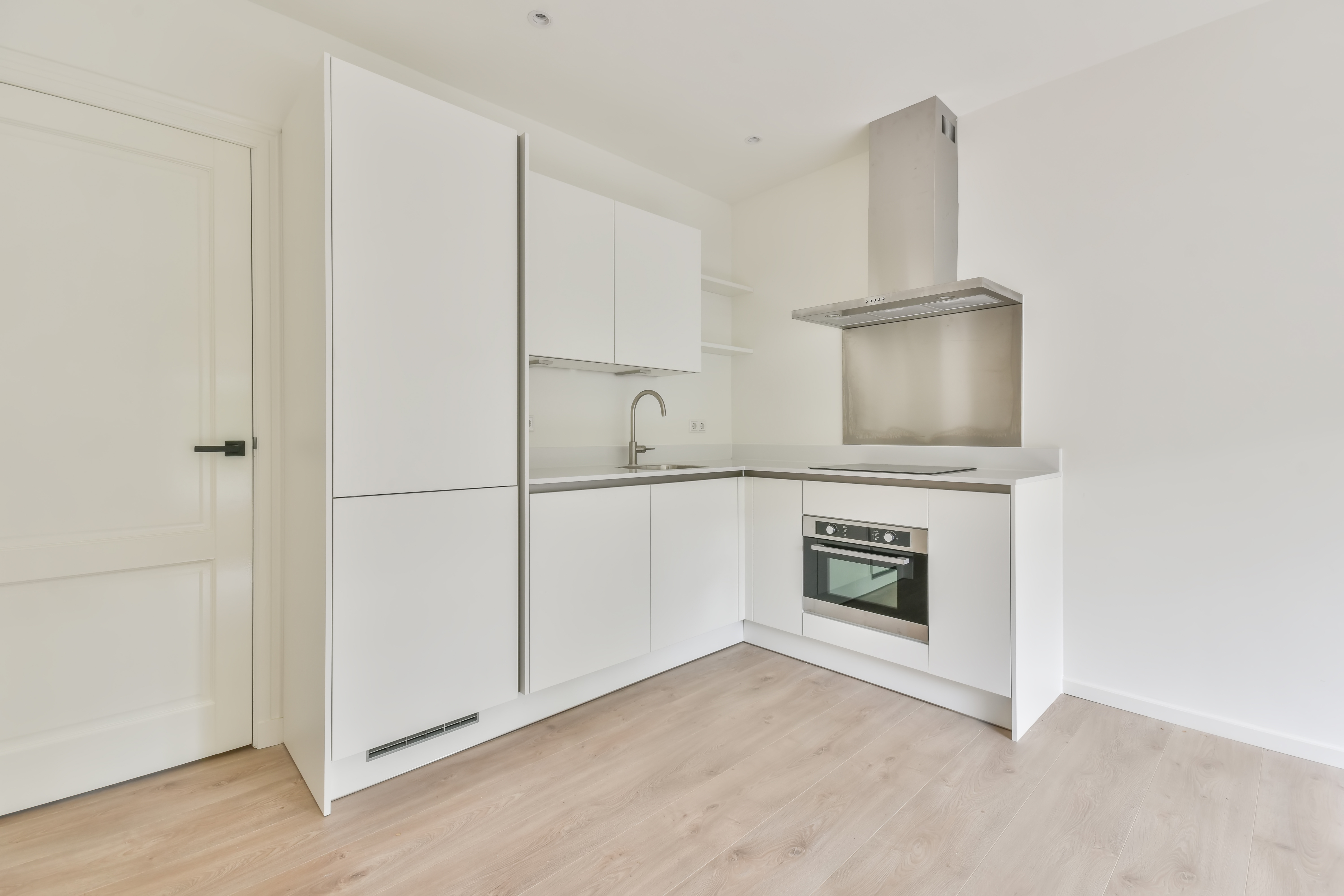How to arrange a kitchen in an apartment?