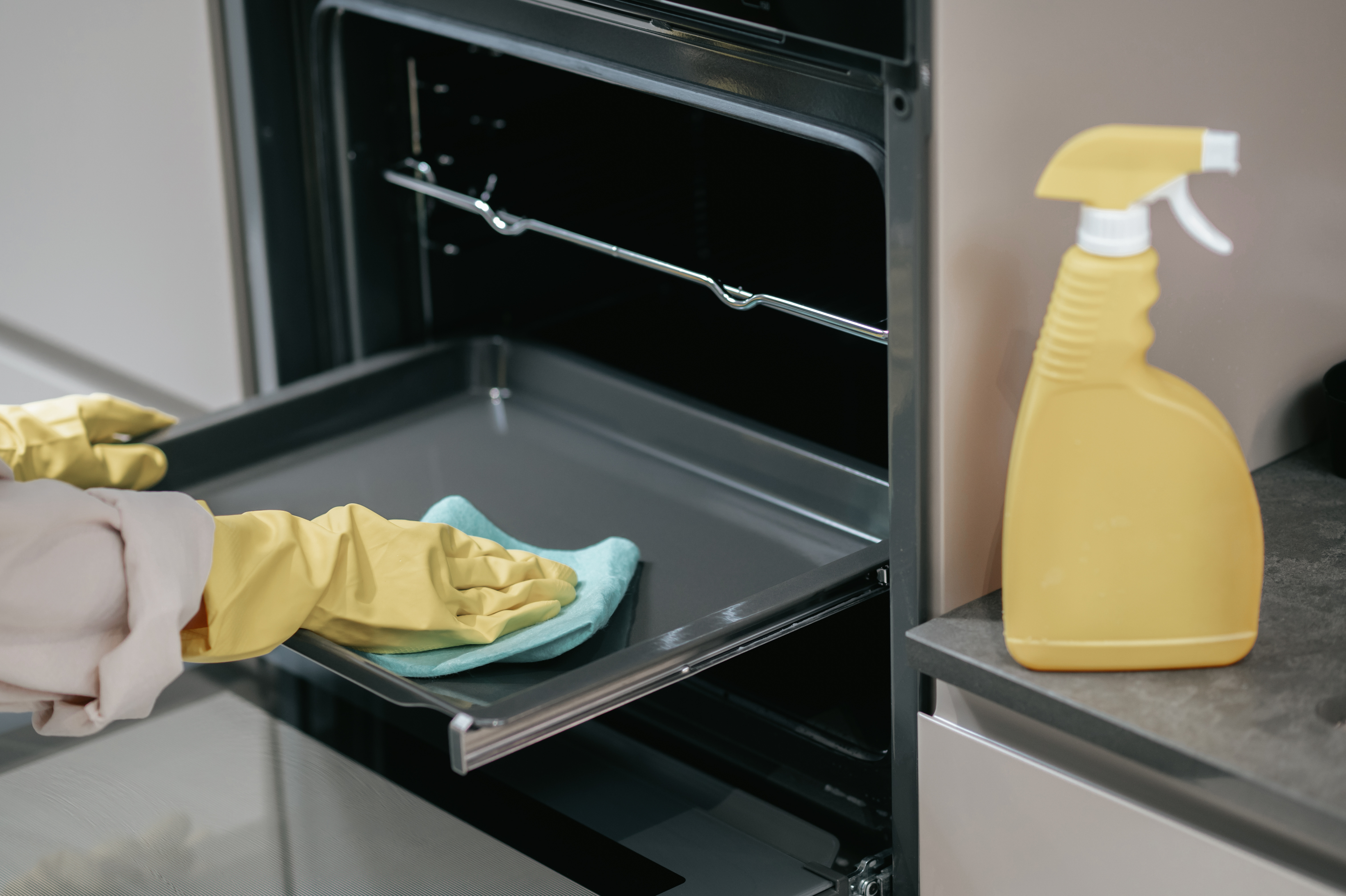 How to Clean an Oven?