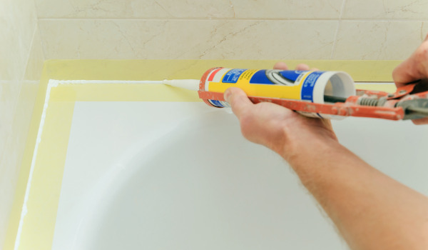 How to install a semicircular shower tray?