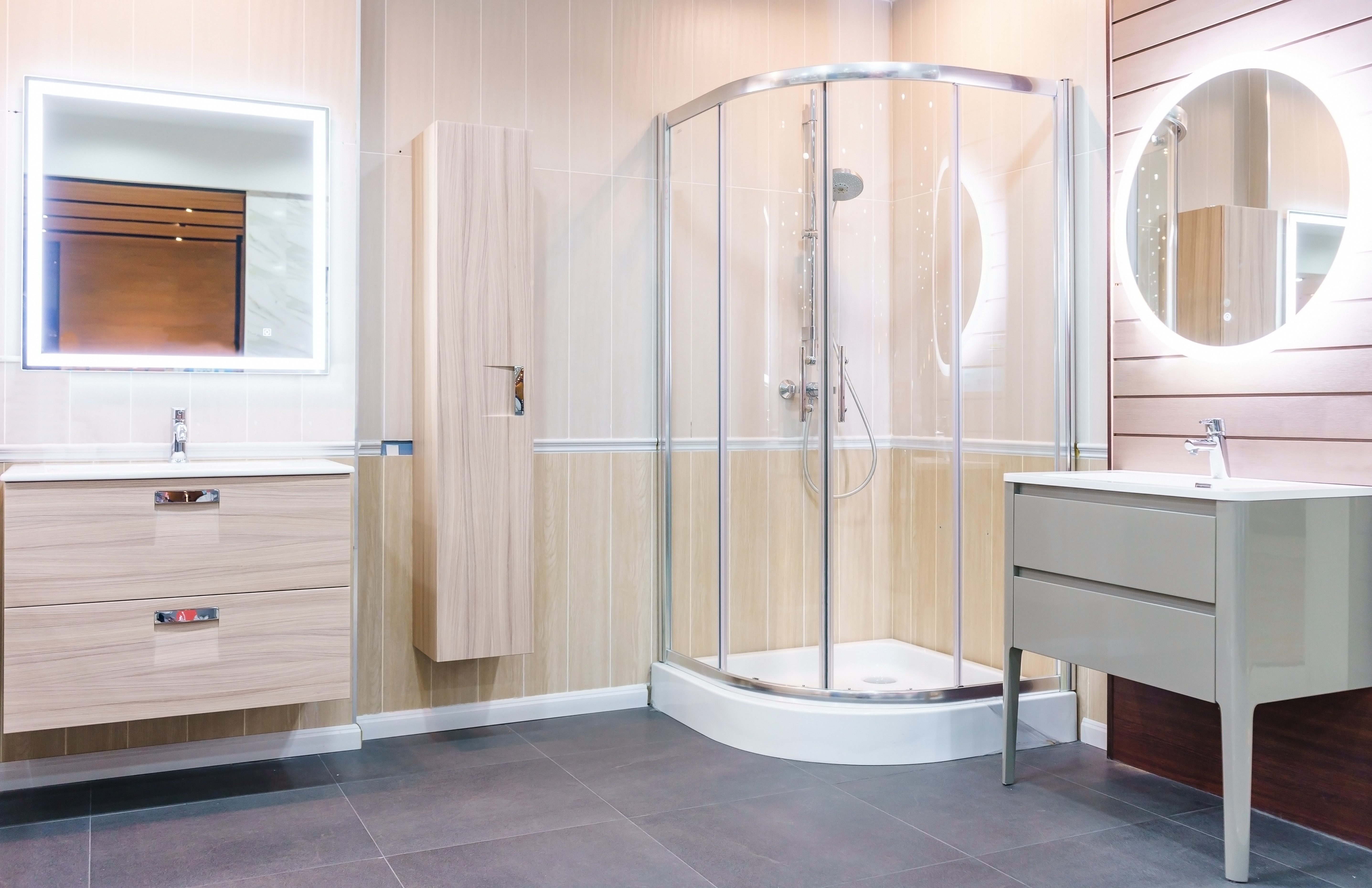Which bathroom is best suited for a semicircular shower tray?