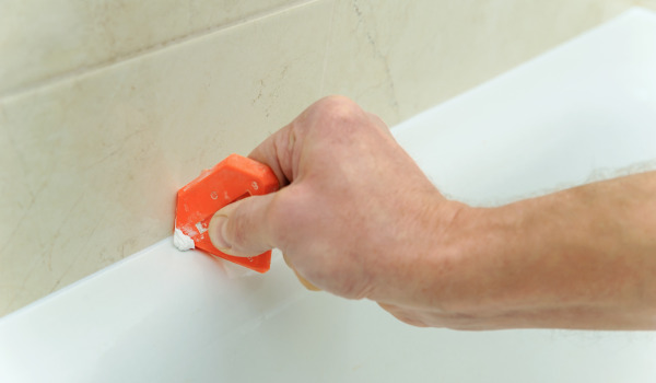 How to Seal a Shower Cabin with a Shower Tray?