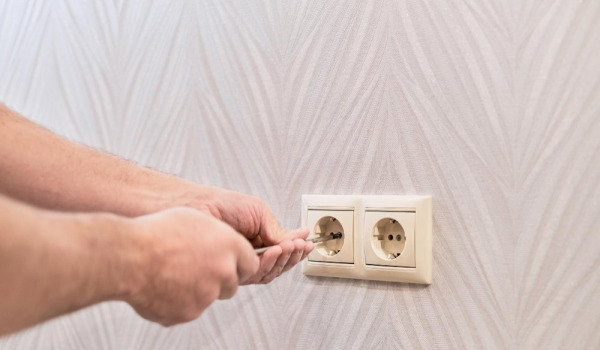 Height of the socket by the sink and beyond – what should it be?