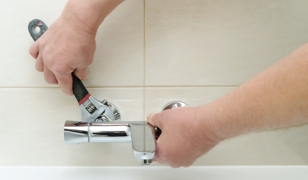 How to install a built-in tub system?