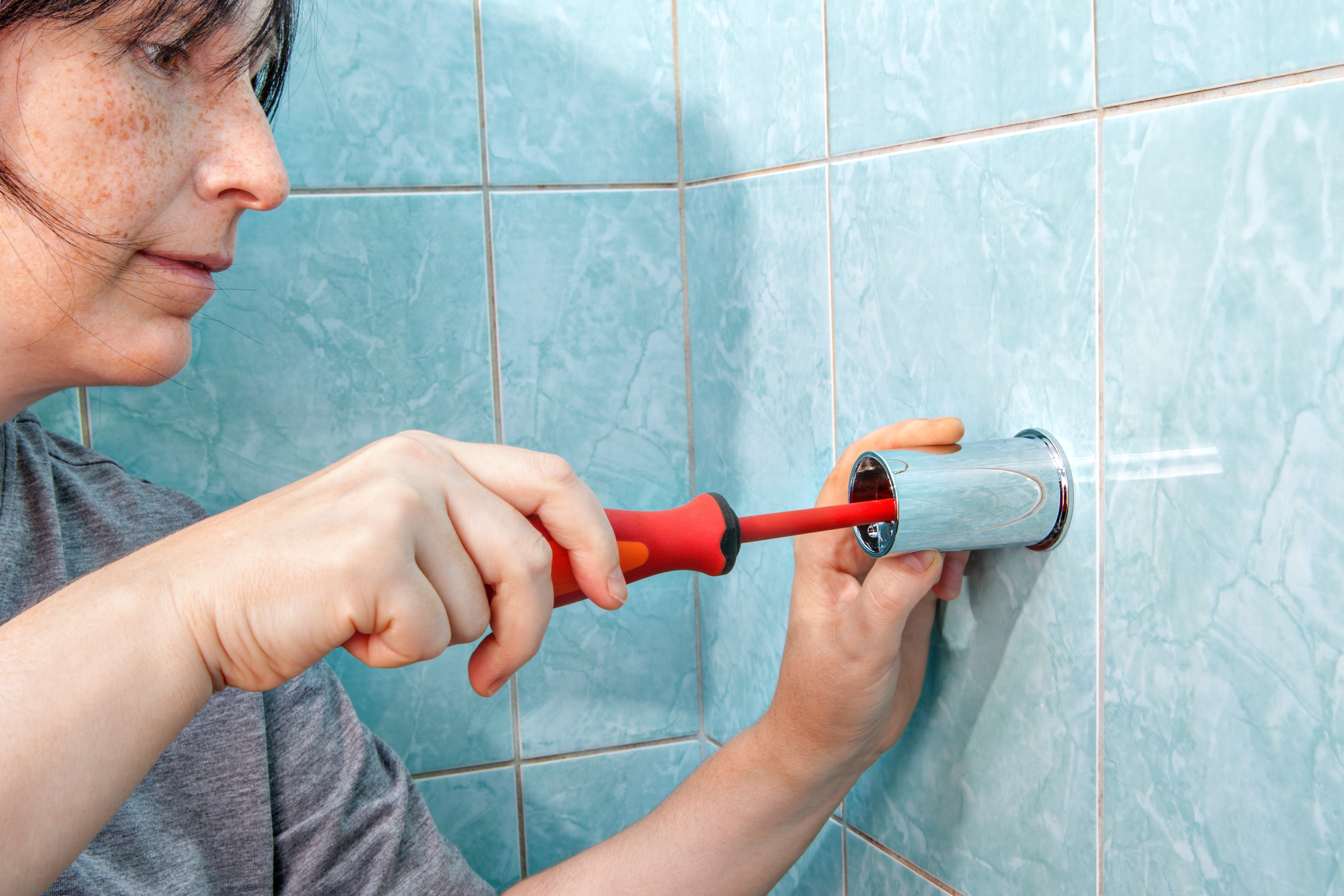 How to install shower brackets?