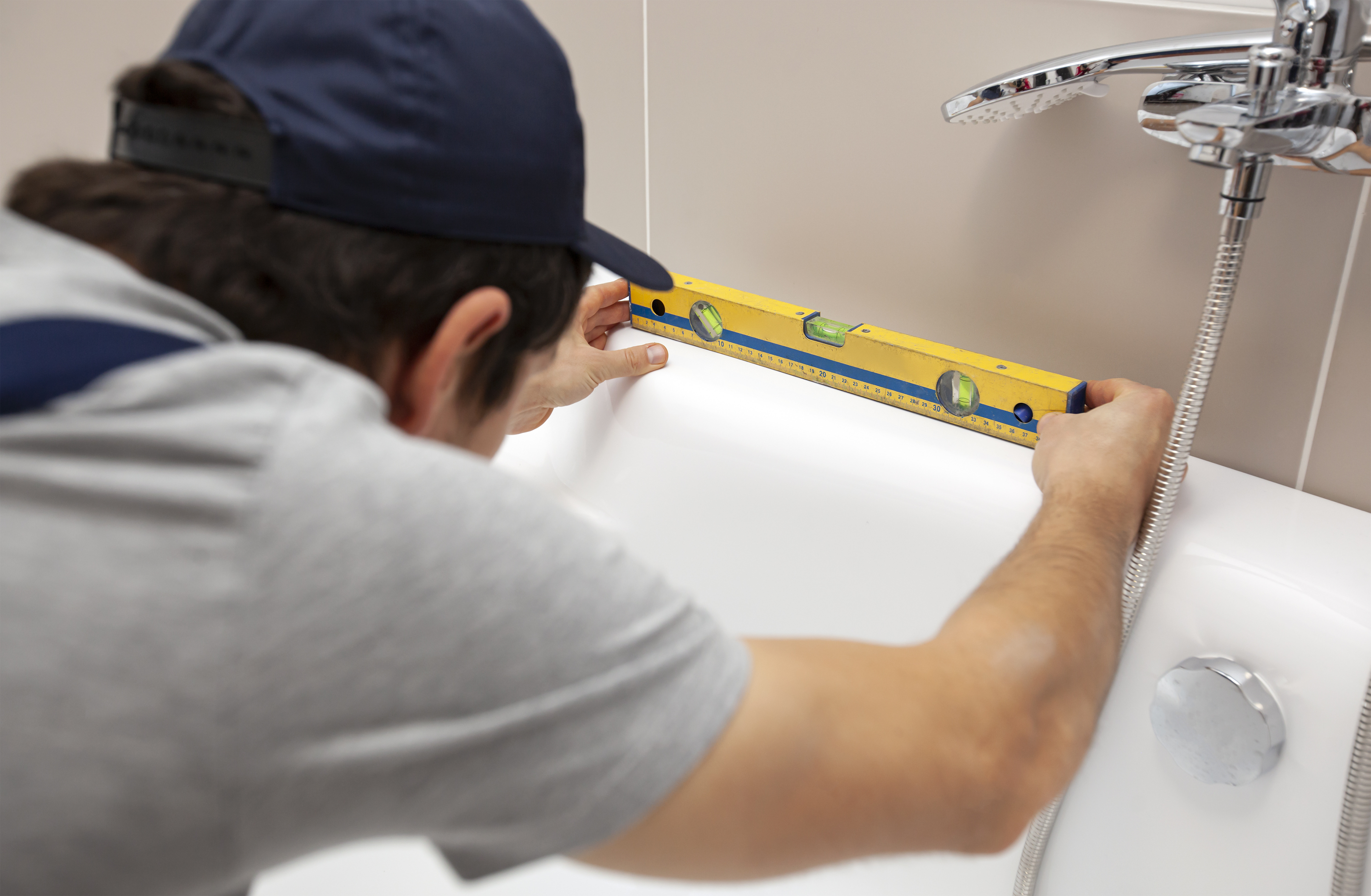 How to Choose the Height of a Rectangular Bathtub?